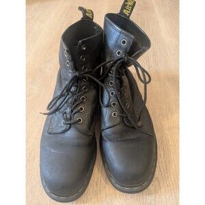 Men’s Size 10 Dr. Martens Black Leather Air Wair Lace Up Boots. Yellow Stitched